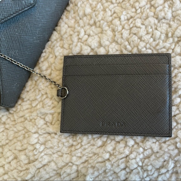 Authentic PRADA Envelope wallet in Saffiano leather - Picture 8 of 16